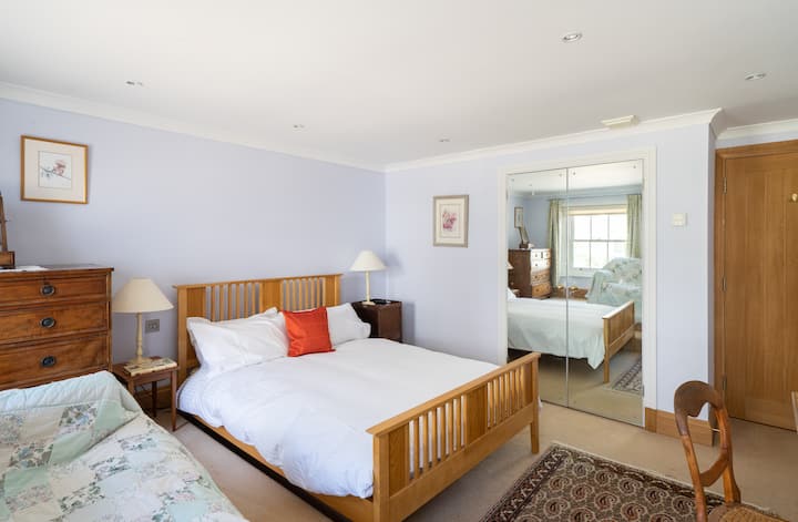 Rey del Reino Unido (Reina de los Estados Unidos) 