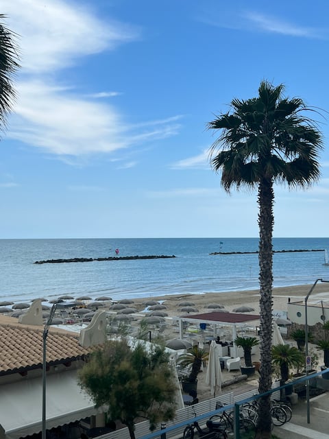 beachfront apartment n6 + beach umbrella included