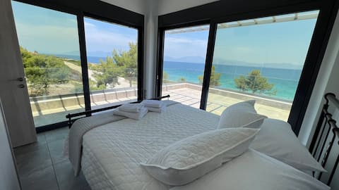 Paradise Cove, Theologos 1