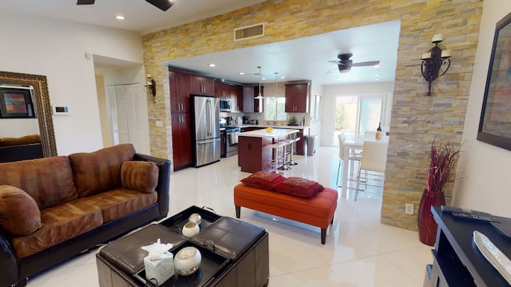 Get Spoiled-(single Story House Including A Pool) - Las Vegas, NV