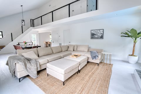 Top Airbnb: Hamptons Modern Retreat NEW CONS in North Sea