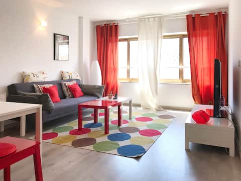 Anuncio de Airbnb popular: New Heart of the Center Loft + WIFI en València