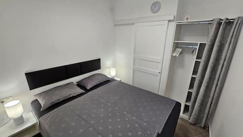 Room with bathroom Perla II