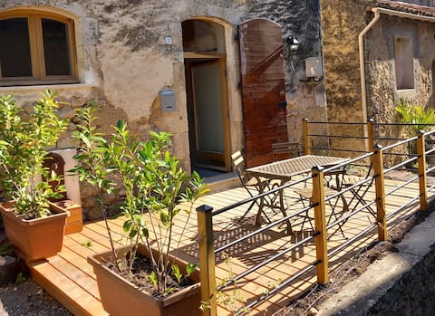 The small castle, studio near the Verdon