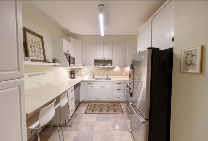 Hidden Urban Oasis gallery image 4