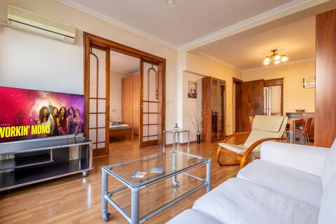 Impeccable Location 2 BR Spacious Sunny Apartment