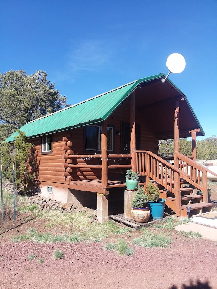 GiGi's Comfy Cabin Cabins for Rent in Williams, Arizona, United