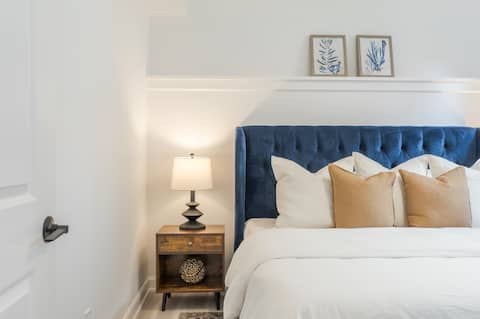 Cozy Haven in Port Hope: Explore, Relax, Recharge