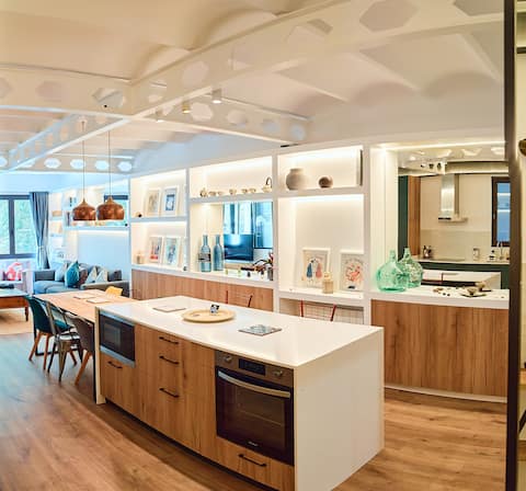 Airbnb con mejor rendimiento: *NEW* Stylish two-bedroom flat by Arc de Triomph en Barcelona