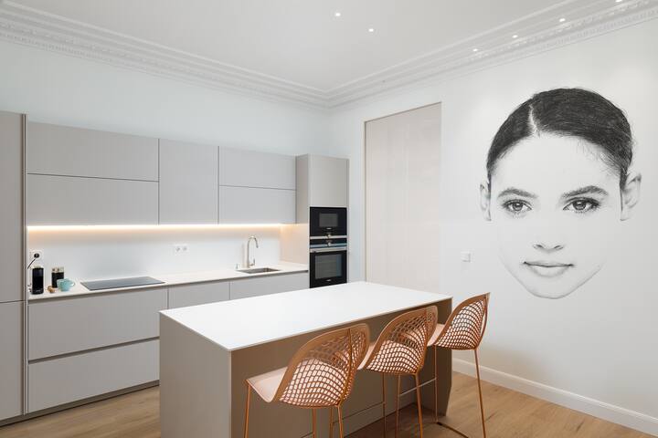 “Mondrian” new, ac, design lovers, near La Concha gallery image 5