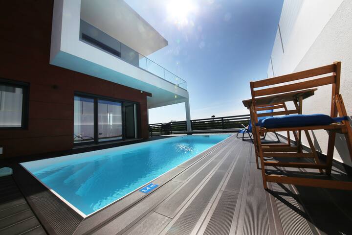 Oceanview Villa with Private Pool gallery image 3