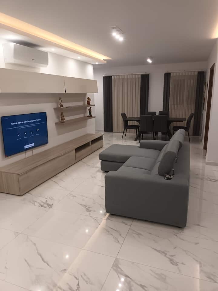 Modern 3 Double Bedroom Apt - Valletta