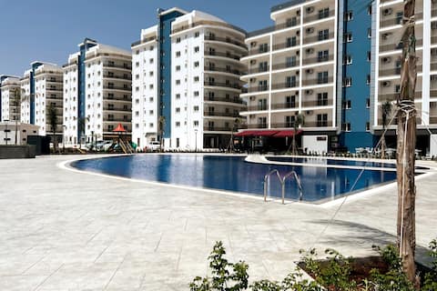 Charming Long Beach Getaway