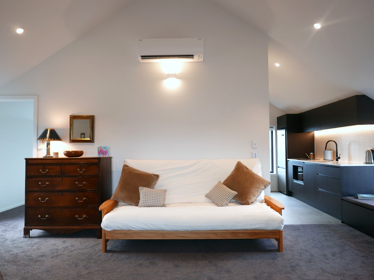 Top Airbnb: Alpine Lodge Apartment in Wānaka