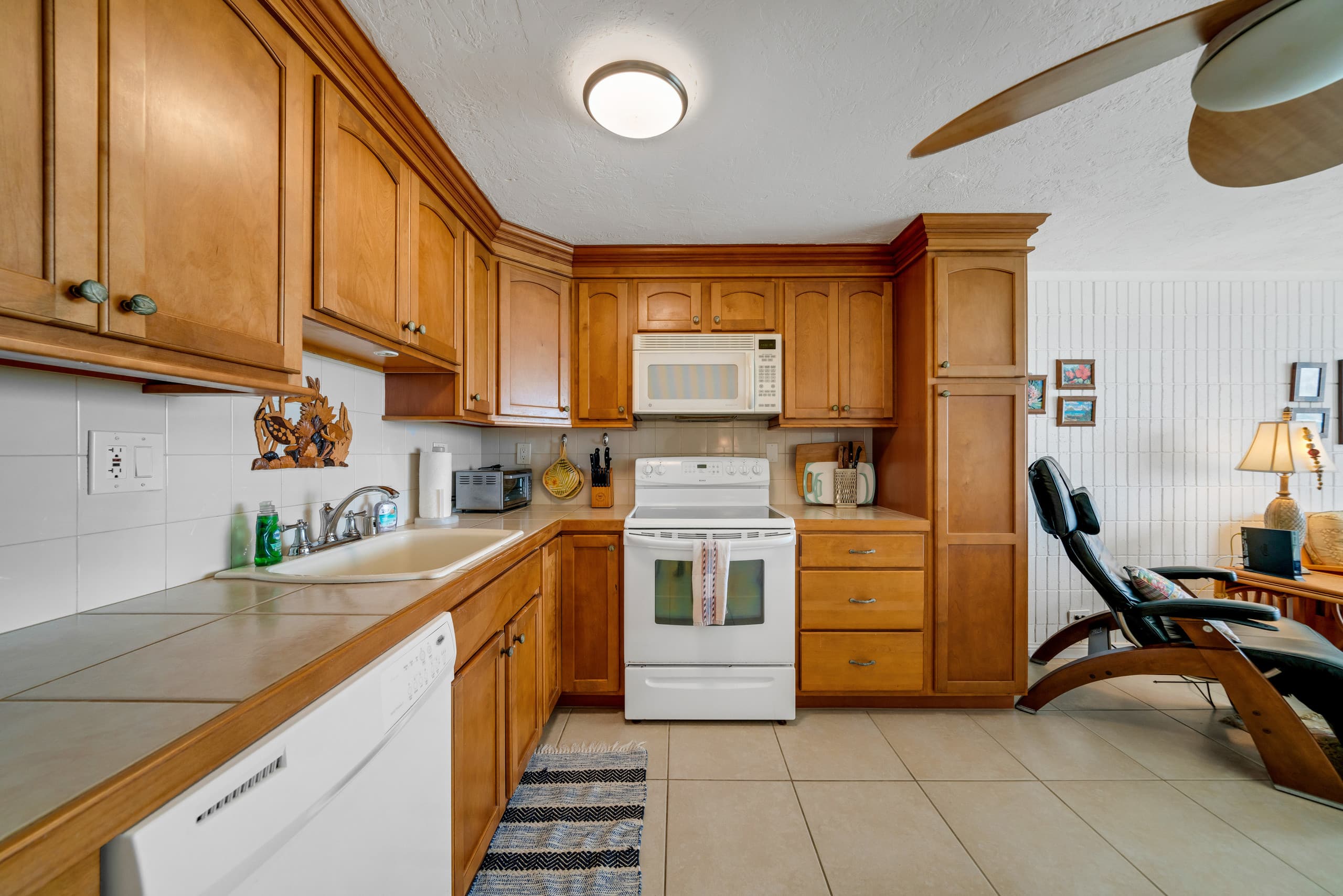 Condo in Hauula · ★4.88 · 1 bedroom · 3 beds · 1 private bath - Image 10