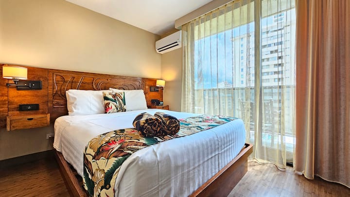 Bmb 807 Waikiki 1 Bedroom Condo W/ Pool - Honolulu, HI