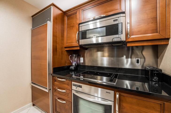 Amazing Condo at Signature MGM 19 Floor gallery image 4