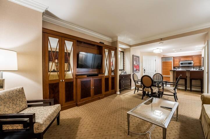 Amazing Condo at Signature MGM 19 Floor gallery image 3