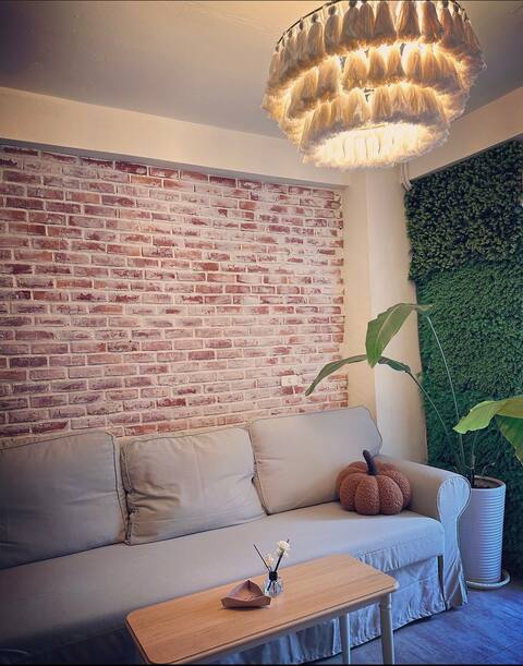 Downtown Cozy Design House 5mins Train Station 3mins New Design Projector