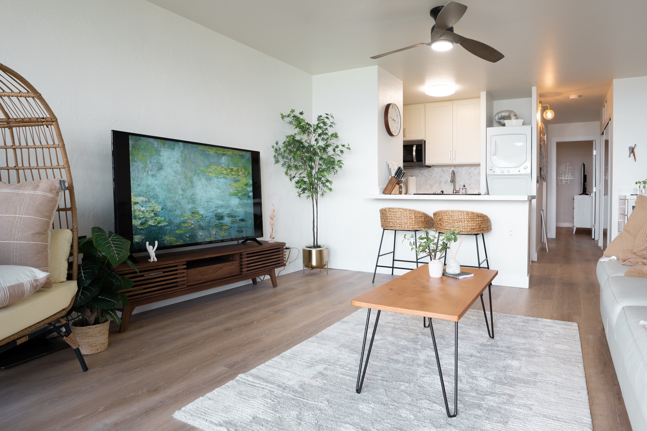 Condo in Wailuku · ★4.92 · 1 bedroom · 2 beds · 1 bath - Image 6