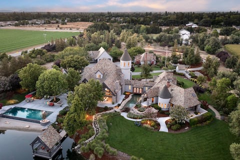 Luxury Castle Retreat Sacramento Davis