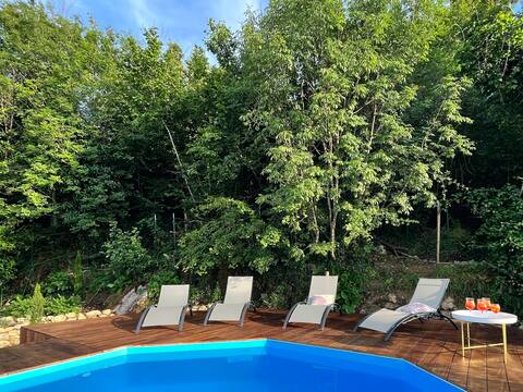 Close to the 5 Terres, village house, its swimming pool