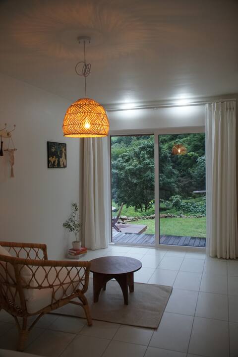 A pretty and clean emotional guesthouse where you can enjoy green tea fields and fire holes, a trip