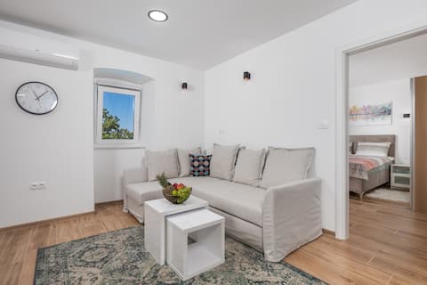 Top Airbnb: Apartment City Peace in Mjesni Odbor Drenova