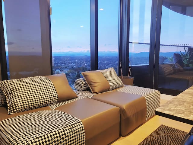 Modern&cozy life in Sky Garden 5min from station