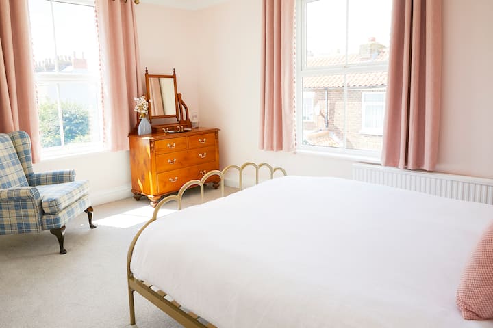 King bedroom on first floor