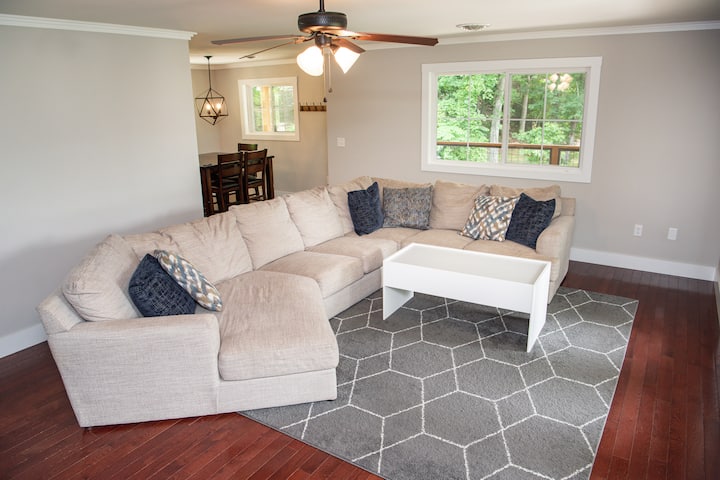 Sugarloaf Bike House - Comfy Home Near Downtown - Brevard, NC