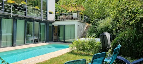 Chic and bright house in BXL with garden and spa