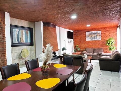 Stylish and spacious Metepec house!