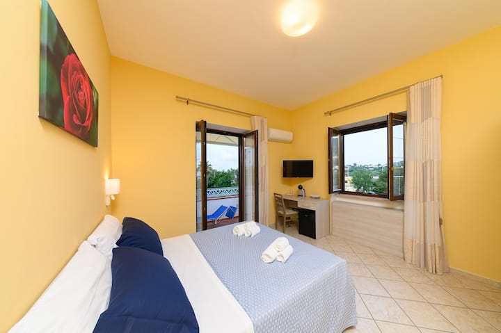 B&b La Rosa Ischia | Deluxe Con Idromassaggio - 伊斯基亞