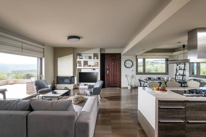 Villa Luna/5 bedrooms/Private Pool/Hot Tub/Garden gallery image 4