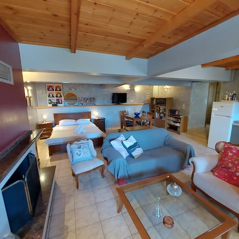 Popular Airbnb listing: Stone house in nature Vasilis and Patra in Δήμος Μεσσήνης