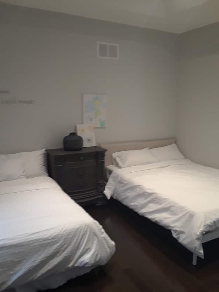 Dormitorio 3: DOS CAMAS TAMAÑO QUEEN.