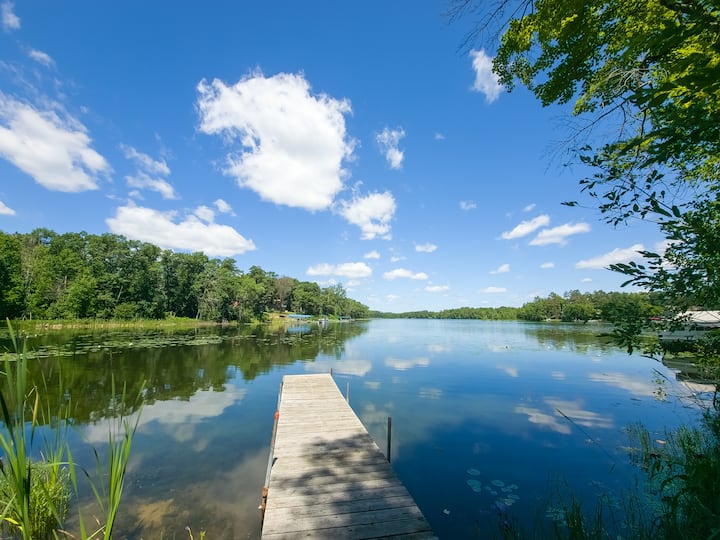 On the lake, 3 BR 2 BA getaway