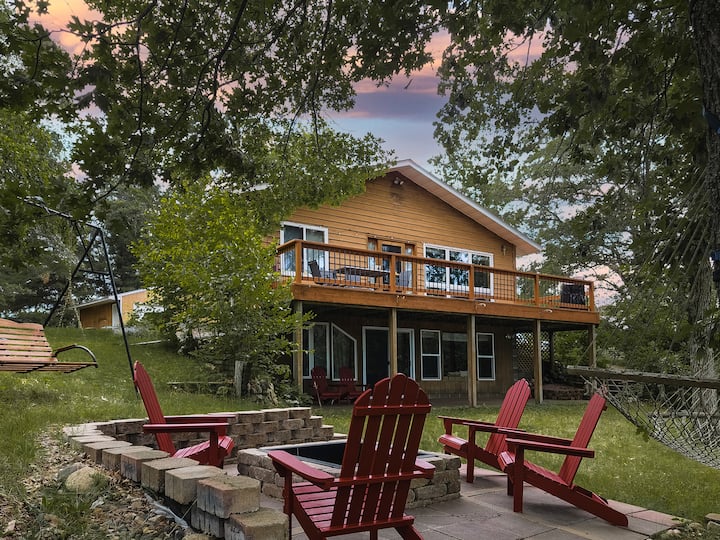 On the lake, 3 BR 2 BA getaway