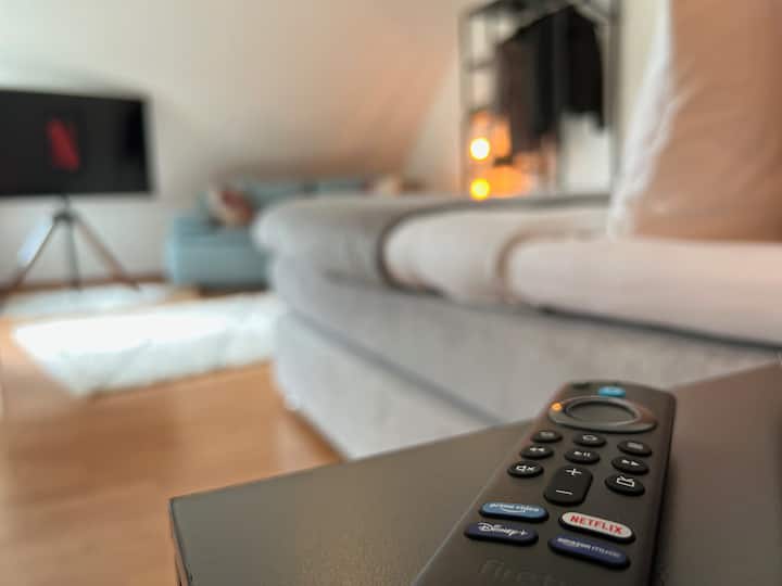 Nuestra TV inteligente de 55 pulgadas en el dormitorio principal 