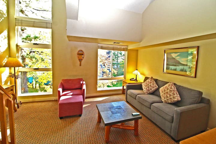 Ptlodge 312: Slopeside Studio + Loft. Pool, Tennis - Tahoe City, CA