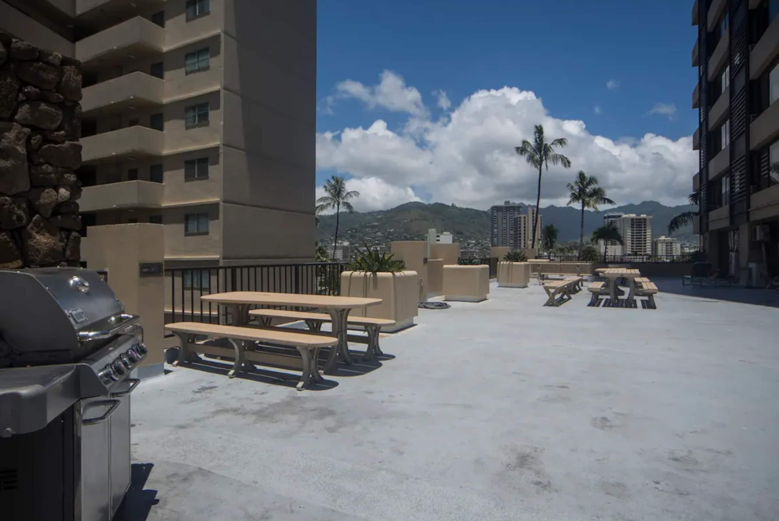Hotel in Honolulu · ★4.8 · Studio · 1 bed · 1 private bath - Image 5