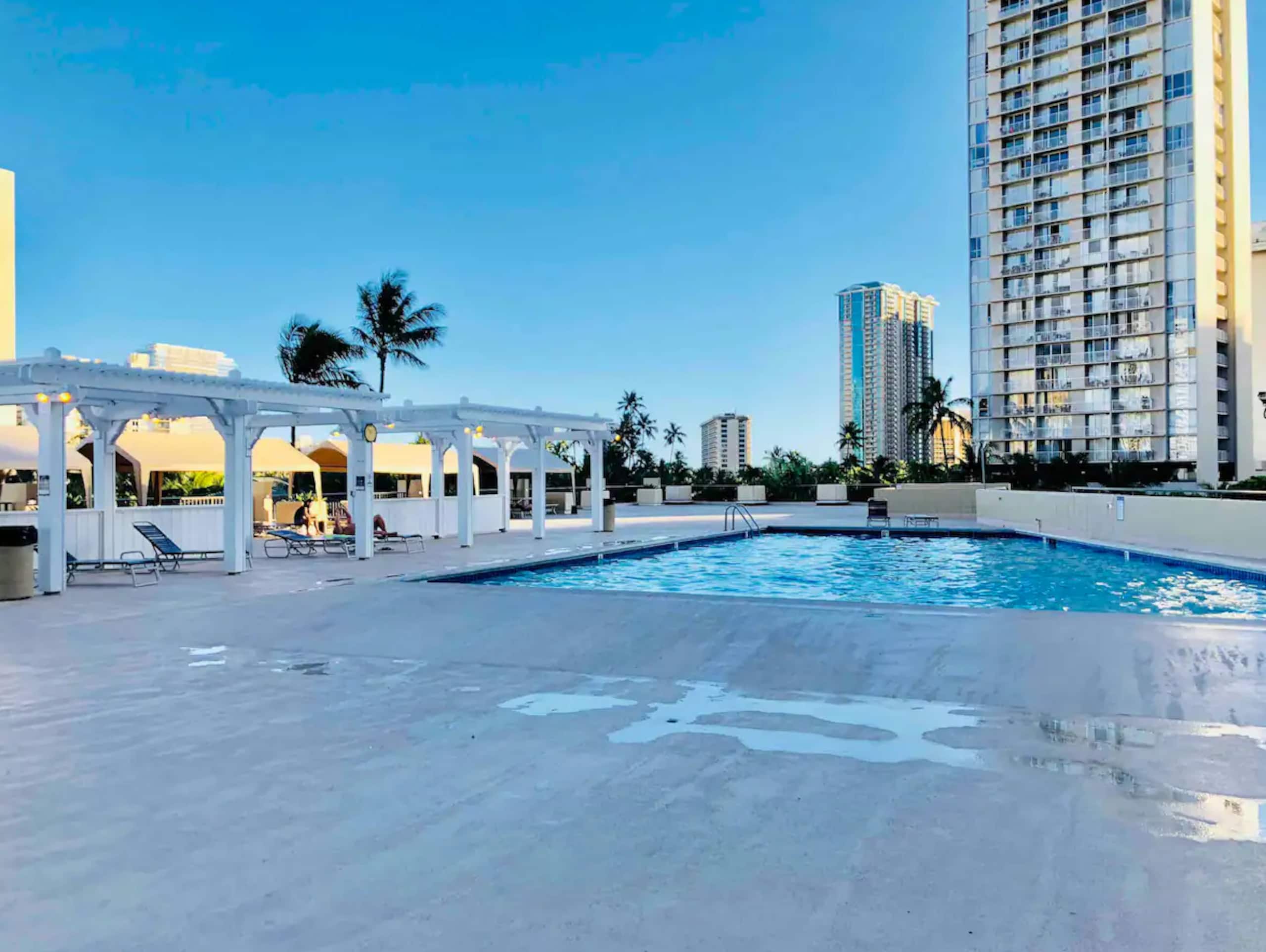 Hotel in Honolulu · ★4.8 · Studio · 1 bed · 1 private bath - Image 4