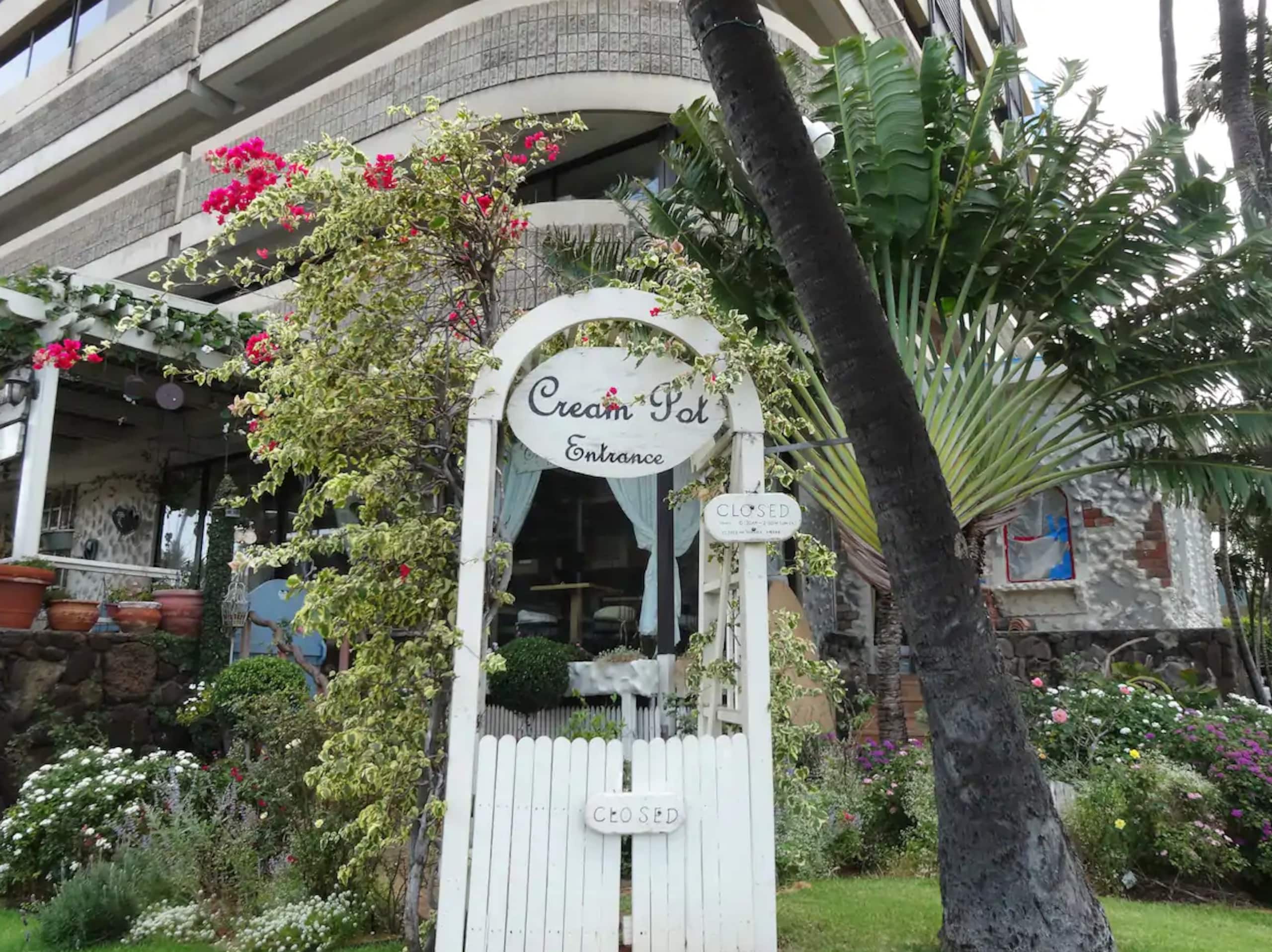 Hotel in Honolulu · ★4.8 · Studio · 1 bed · 1 private bath - Image 20