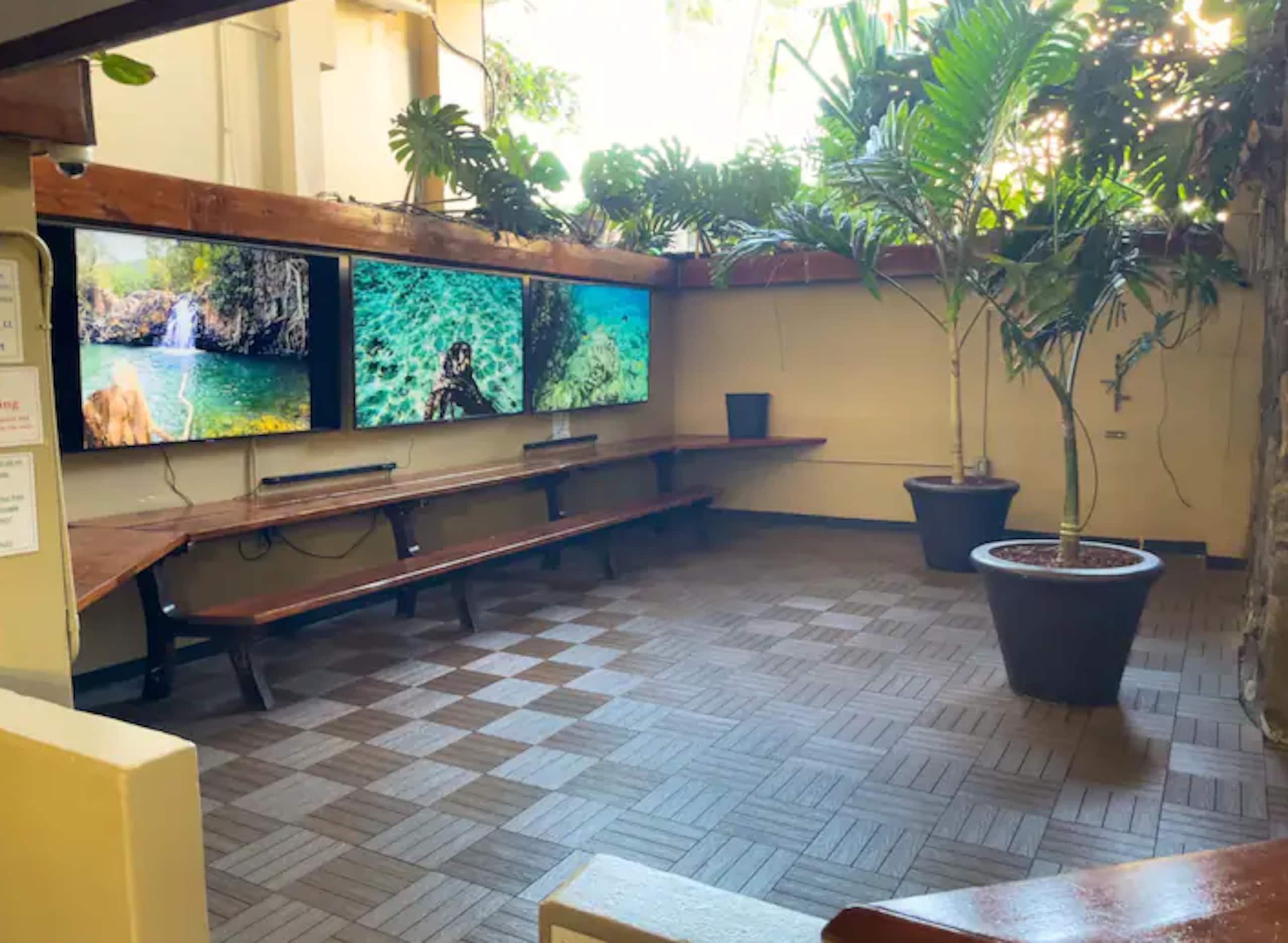 Hotel in Honolulu · ★4.8 · Studio · 1 bed · 1 private bath - Image 14