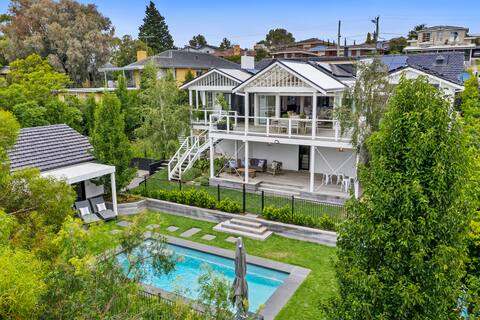 Private Hamptons Style Resort Escape!