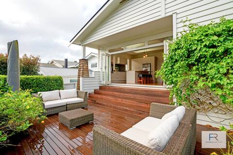 Grand Mt Eden Villa
