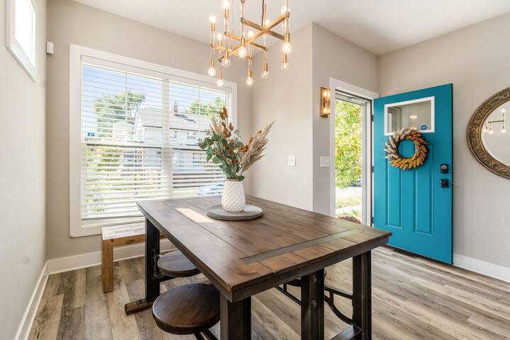 Luxury downtown stunner with patio oasis gallery image 5