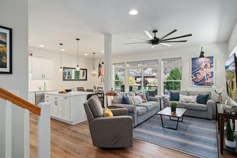 Beautifully Updated Crescent Bar Condo FREE GOLF