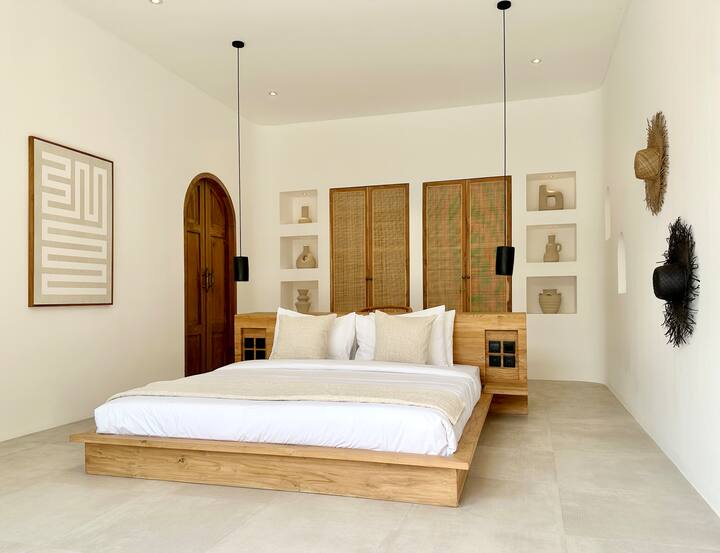 Designed for intimate retreats, the villa provides refined comfort and total privacy, complete with a king-size bed, ample closet storage, and a private ensuite bathroom. Seamless indoor-outdoor living enhances the sense of tranquility.